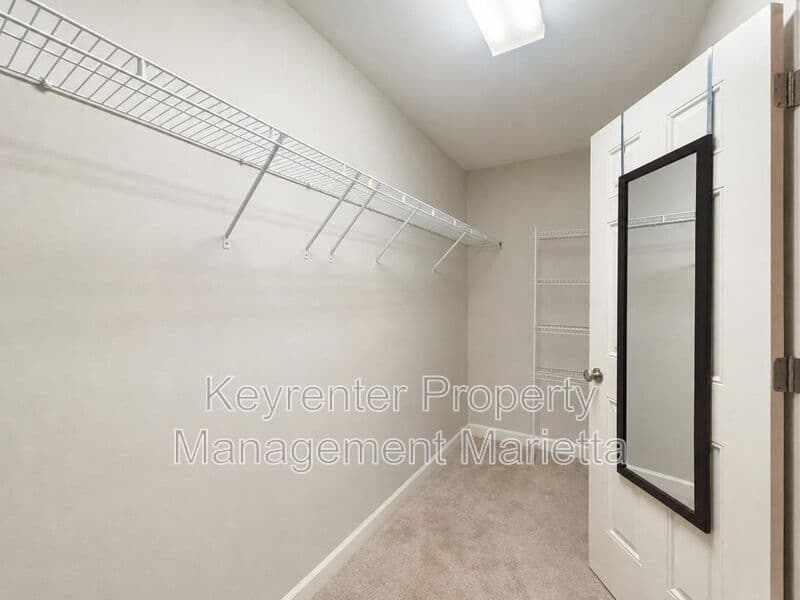 Marietta House: 302 Rosemont Park Ln