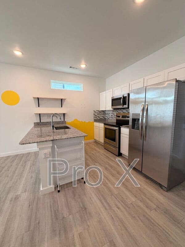 Bentonville House: 1050 Ventnor Ave