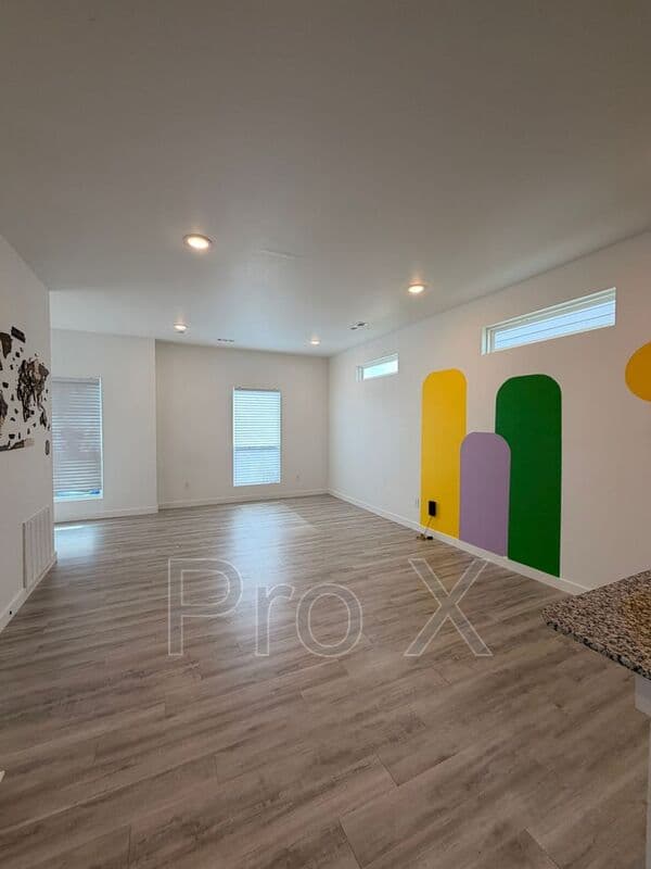 Bentonville House: 1050 Ventnor Ave