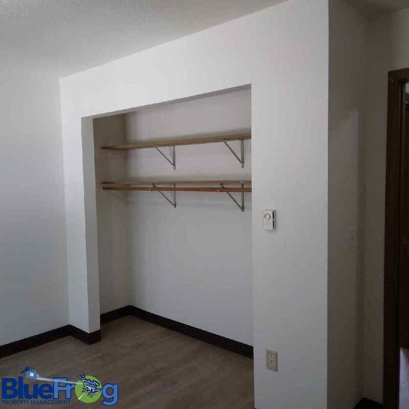 Suring Condo: 406 North Barkman Street - 4