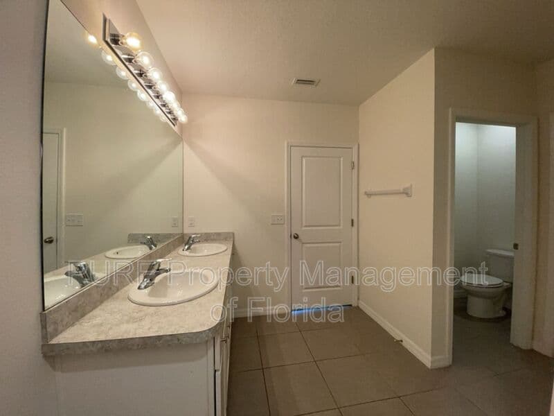 Ocala House: 4950 NE 15th Place