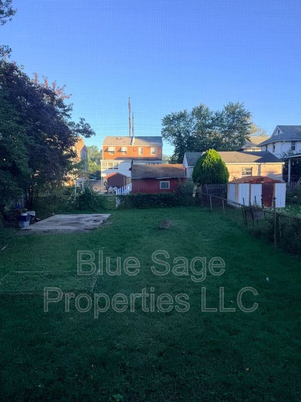 Prospect Park House: 611 11th St