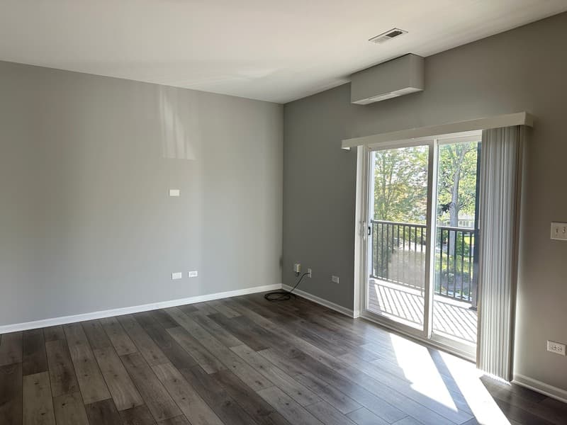East Dundee Condo: 809 E Main St