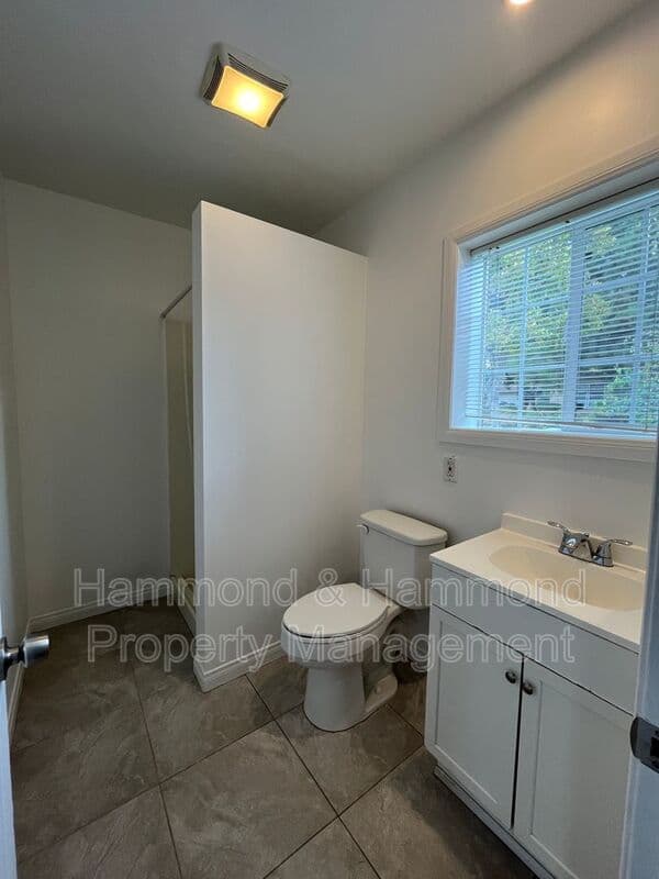 Granada Hills House: 16750 Index St.