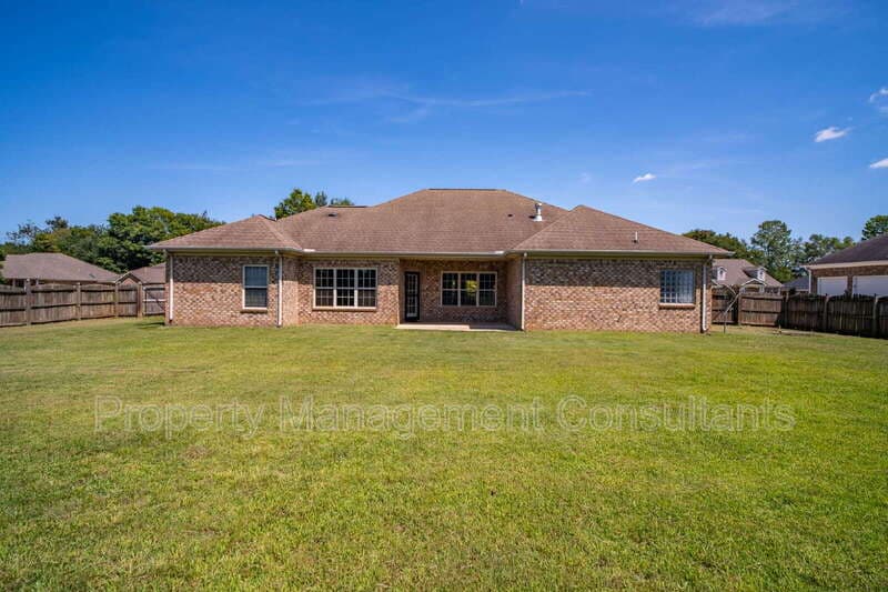 Madison House: 178 Sarah Jane Dr