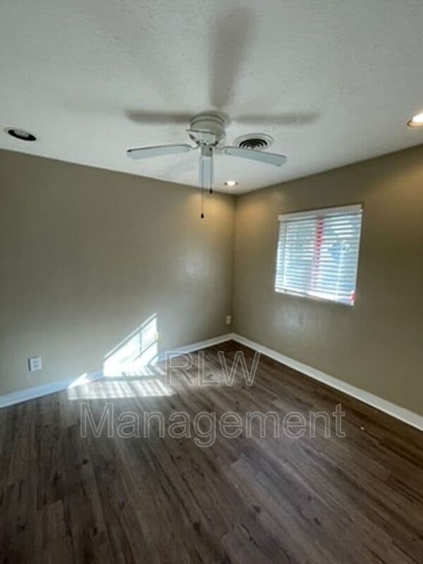 Eustis Condo: 206 Osceola Ave