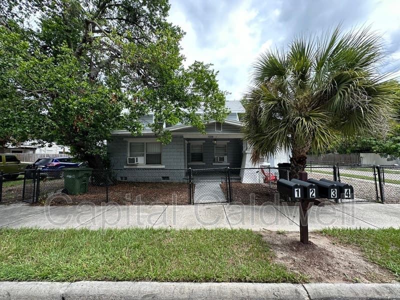 Tampa House: 1028 E 17th Ave