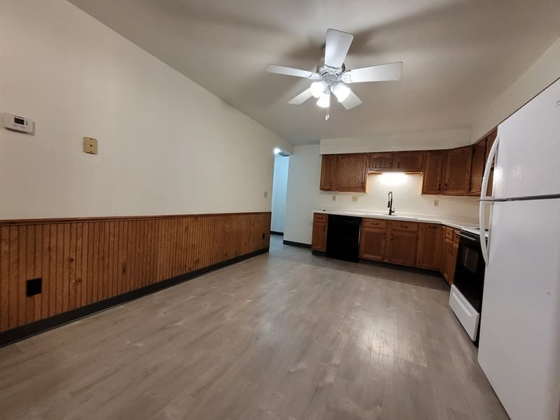 Seymour Condo: 220 Robbins Street - 5