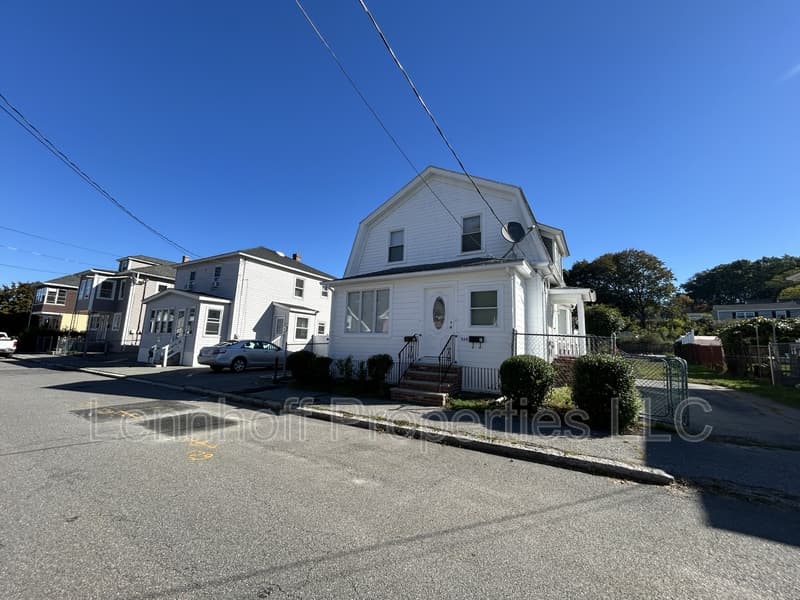 Lowell Condo: 526 Concord Street - 2