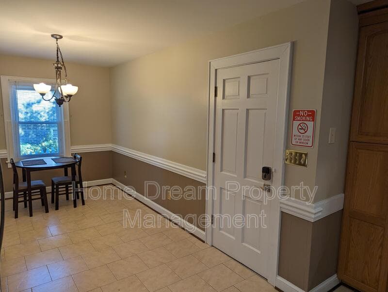 Fredericksburg House: 842 Spring Valley Dr A1