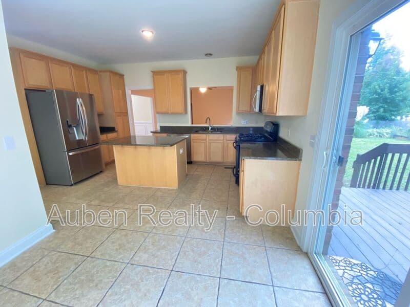 Lexington House: 105 Ridge Top Rd
