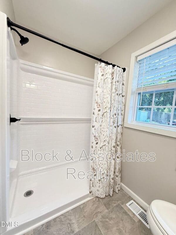 Raleigh House: 5215 Vann Street