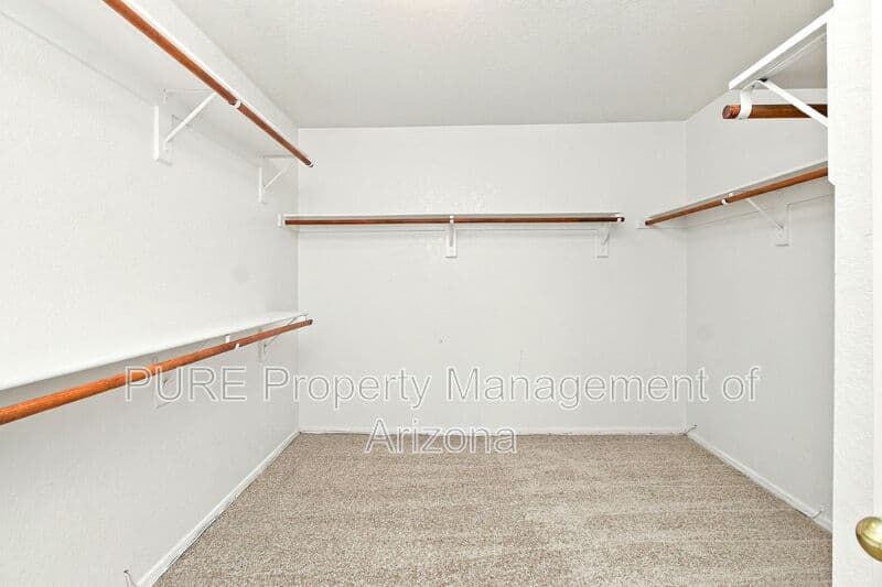 Gilbert House: 507 W Horseshoe Ave