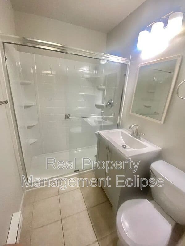 Kirkland House: 6731 104th Ave NE