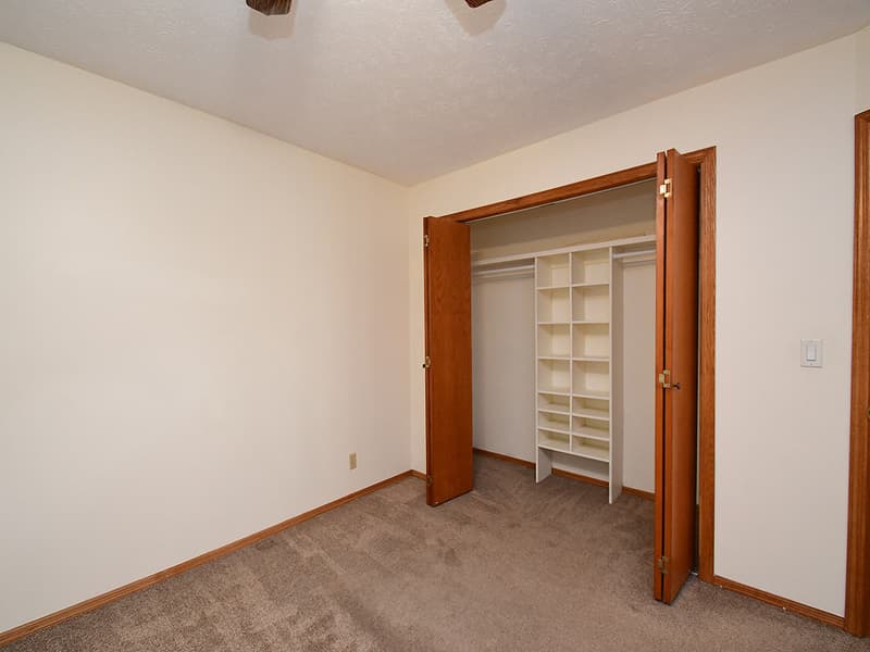 Grand Island House: 820 Redwood Road