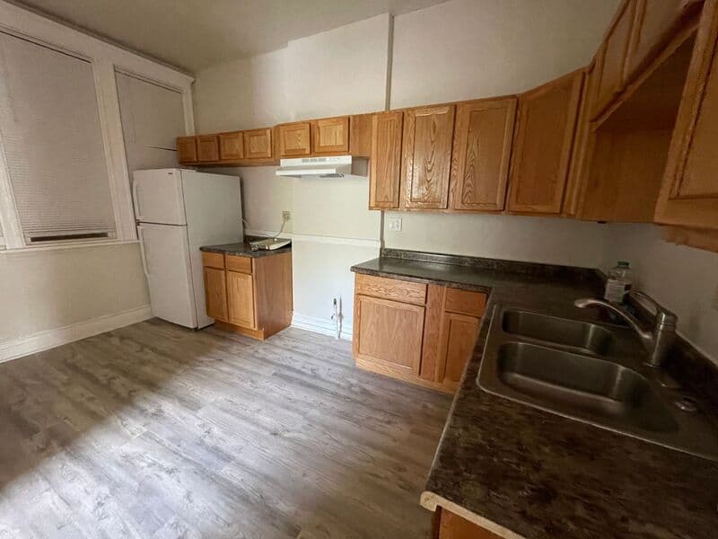 Chicago House: 4424 W. Armitage 2W