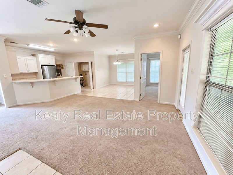 Lafayette House: 507 Lodge Drive