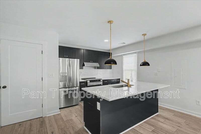 Savannah House: 201 - A W 37th St