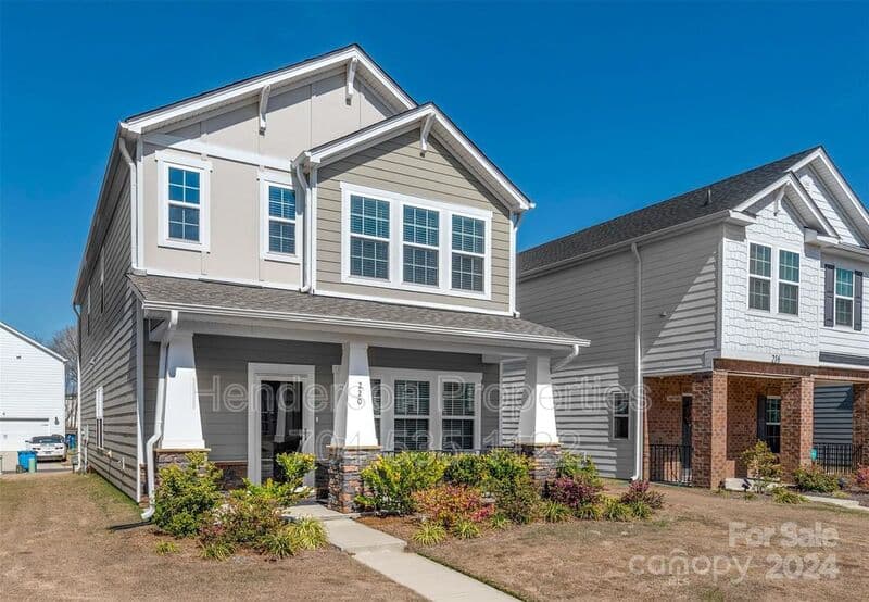 Pineville House: 220 Emmett Dr