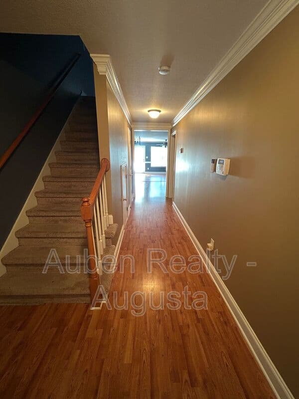 Augusta House: 2078 Reserve Lane