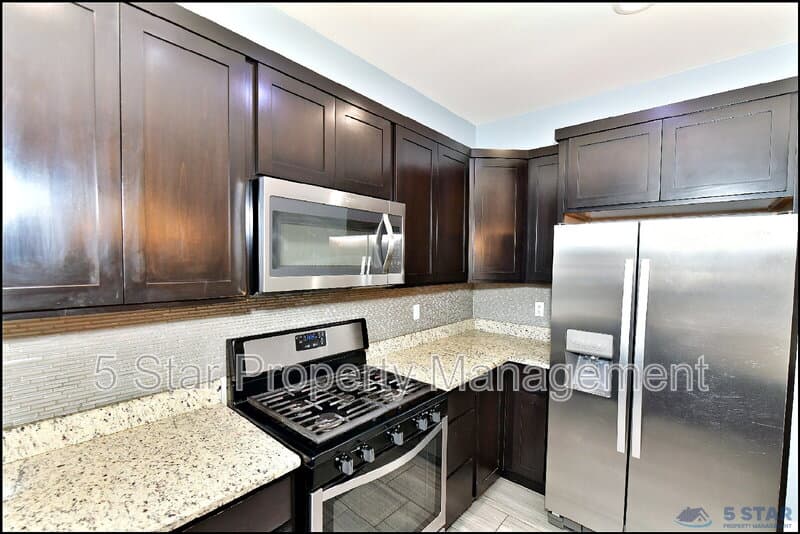 El Paso House: 14972 Louis Baudoin !!
