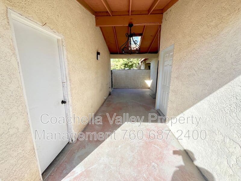Cathedral City House: 32244 Navajo Trail
