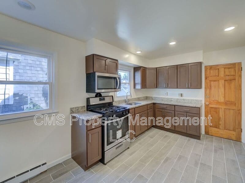 Vauxhall Condo: 287 Montclair Avenue