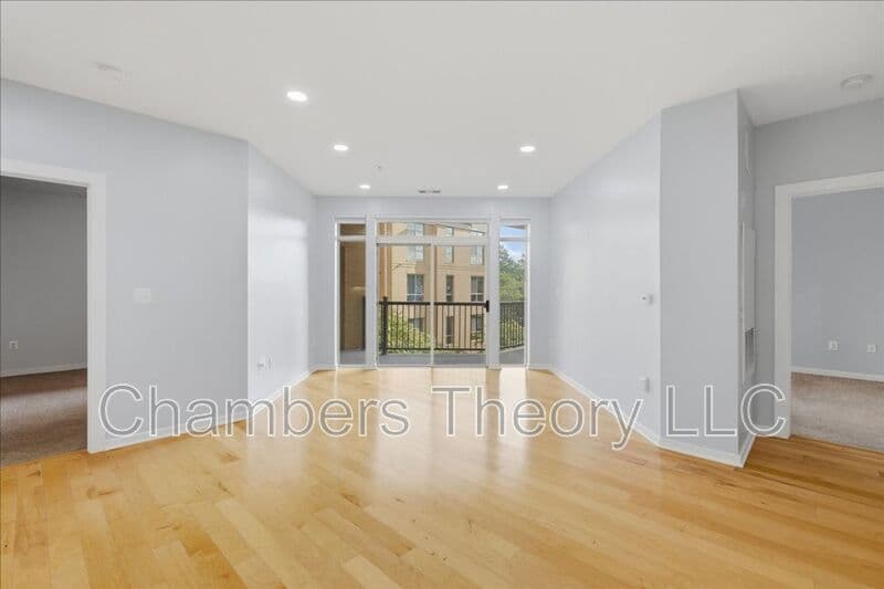 Arlington Condo: 2200 N Westmoreland St