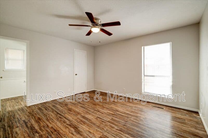 Oklahoma City House: 8302 NW 8th Street