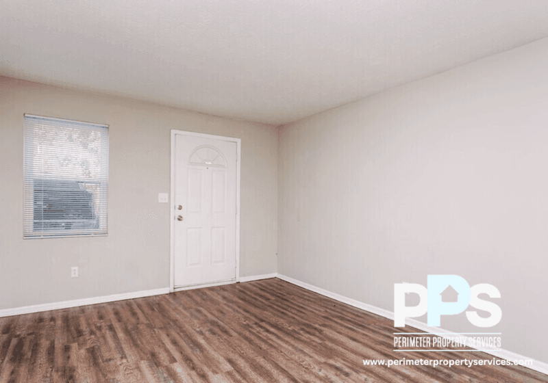 Carrollton House: 1126 Maple St