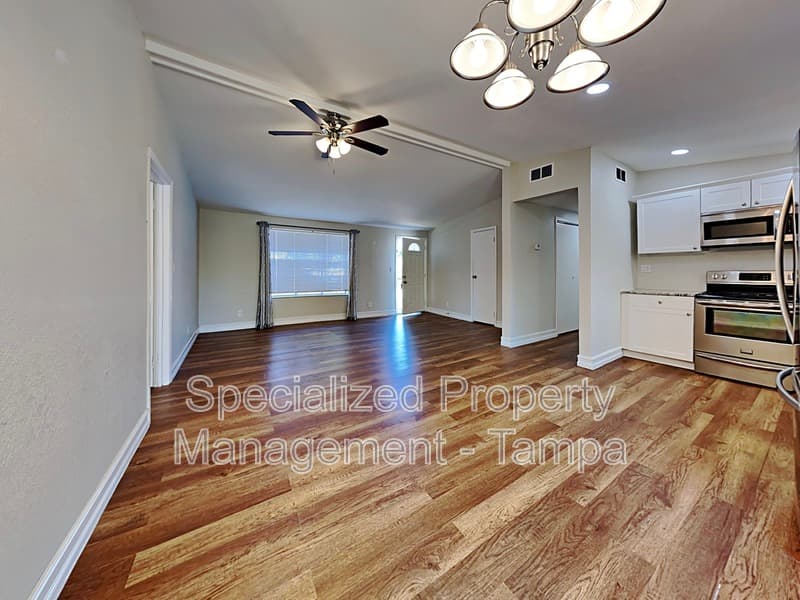 Spring Hill House: 13426 Tyringham St