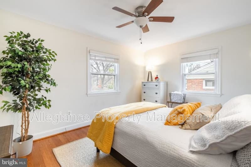 Arlington House: 1408 20th St S