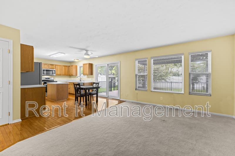 Omaha House: 5820 S. 157th St