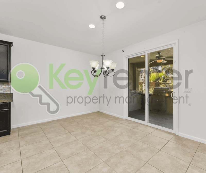 Lincoln House: 1552 Flora Way