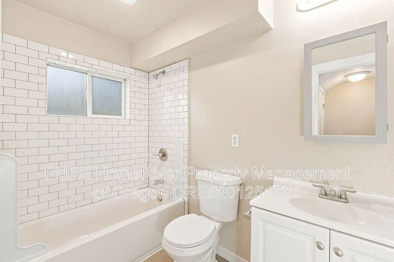 Portland Condo: 10806 NE Prescott Street