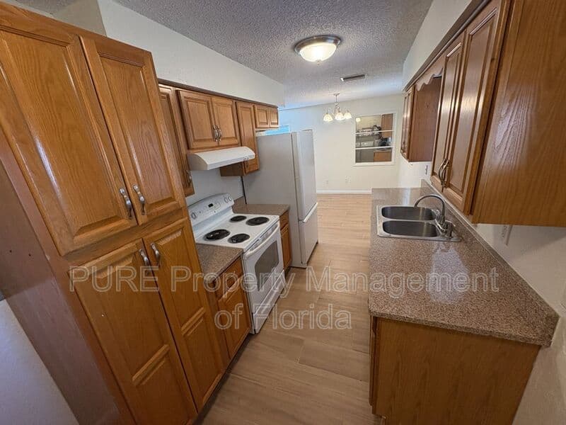 Ocala House: 6807 NW 62nd Place