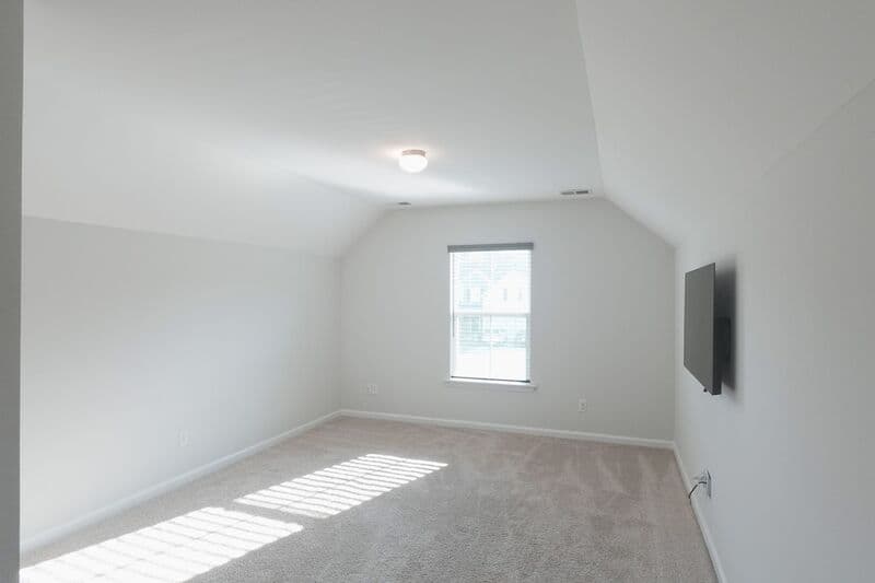 Richmond Hill House: 34 Crown Ct