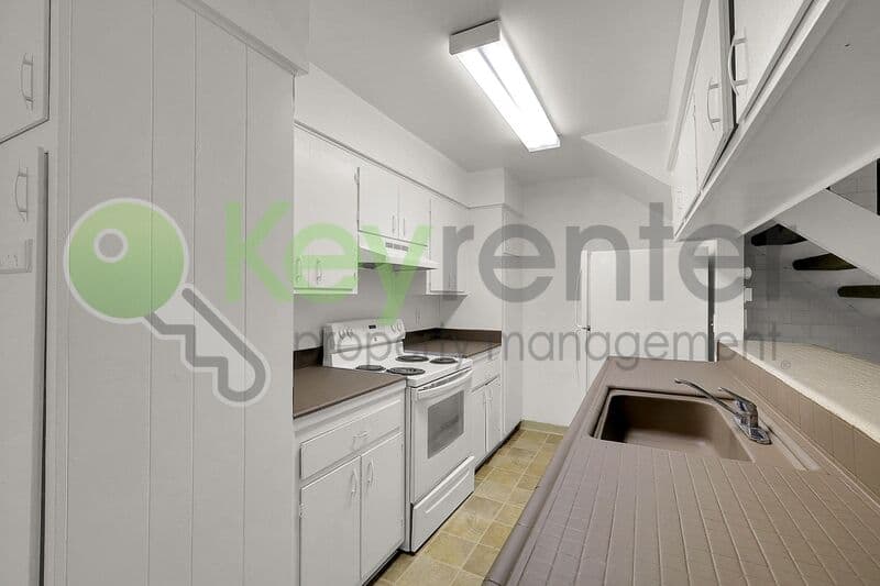 Sacramento House: 2941 Norcade Circle