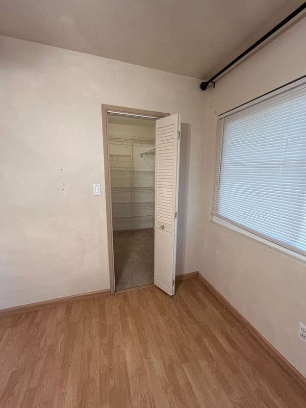La Mesa House: 4040 Yale Ave