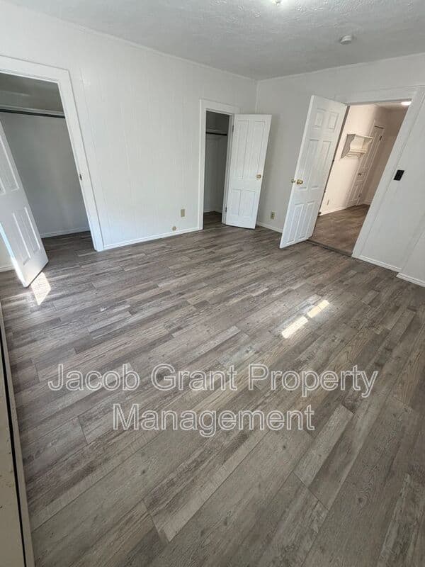 Idaho Falls House: 520 N Water
