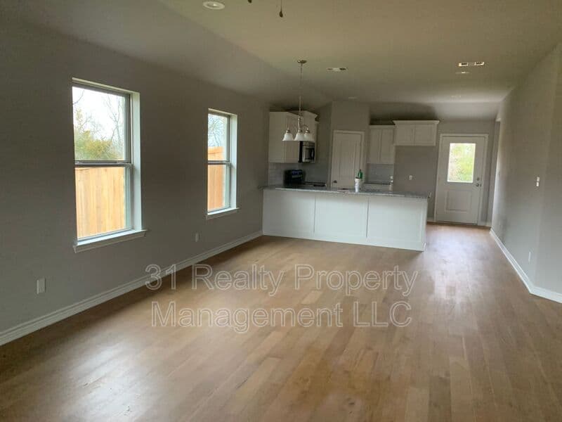 Sherman House: 1105 Southridge Lane