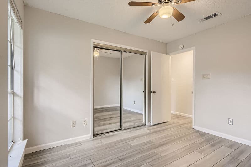 Austin Condo: 1015 E Yager Ln
