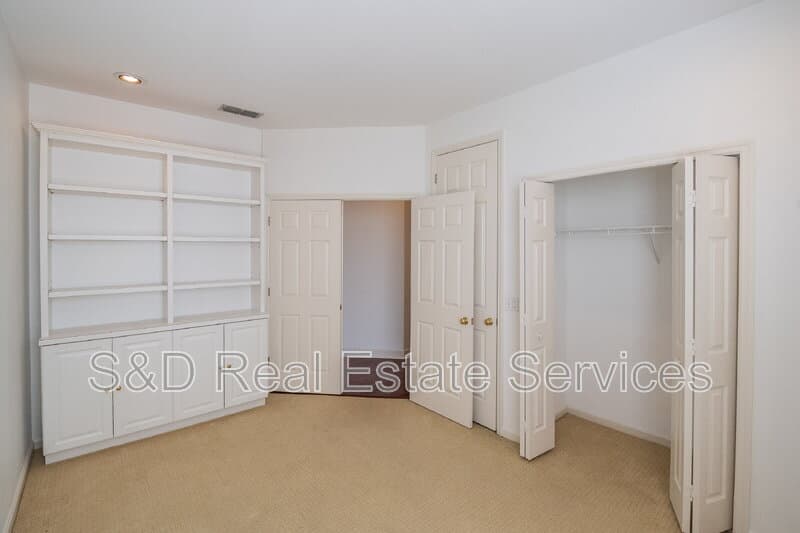 Lakeland Condo: 447 Enclave Place