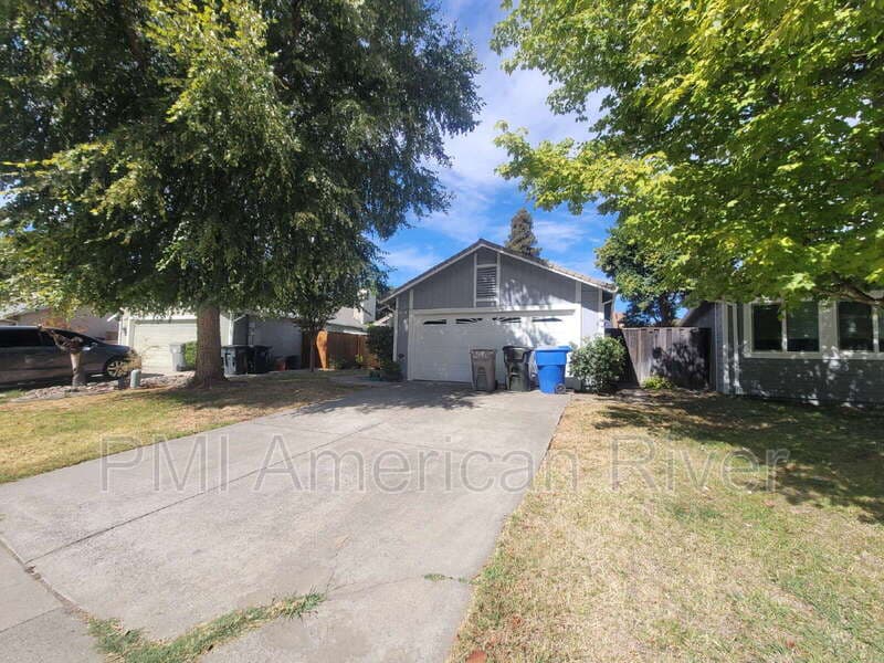 Sacramento House: 284 River Run Cir