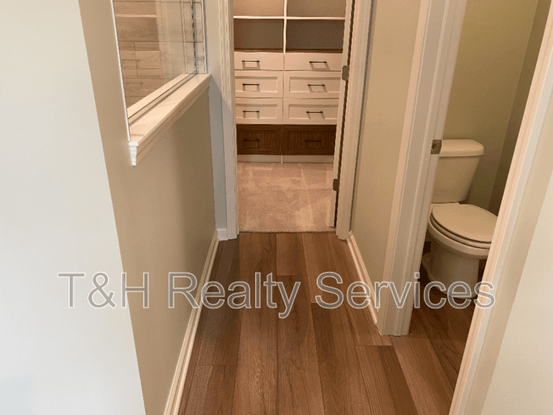Fishers House: 14073 Tenbury Way