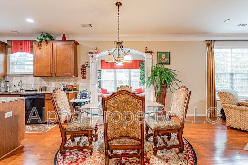 Greer House: 3 Keelin Ln