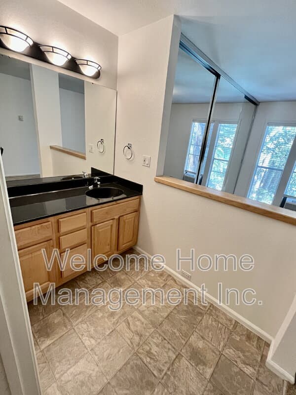Walnut Creek House: 1240 Walker Ave