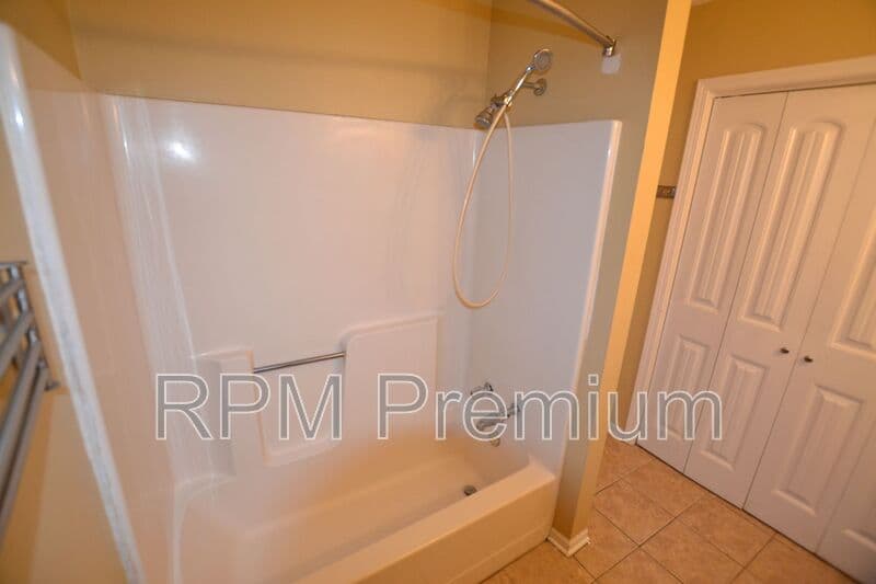 Baton Rouge House: 2136 S Flannery Rd.