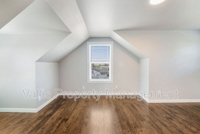 Independence House: 415 South 11th Street