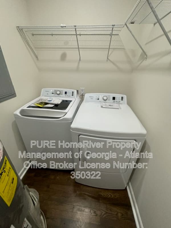 Atlanta House: 1127 Valley View Rd SE